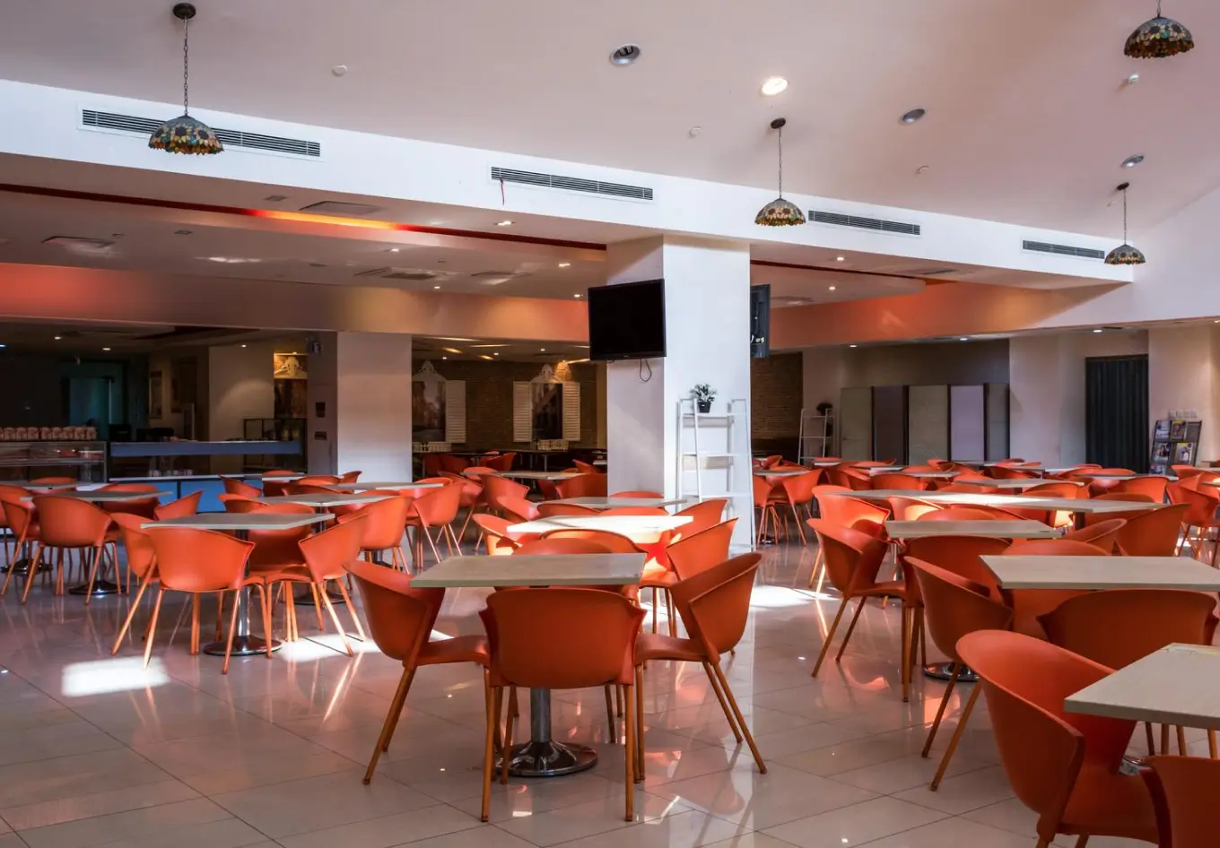 Food courts and food halls