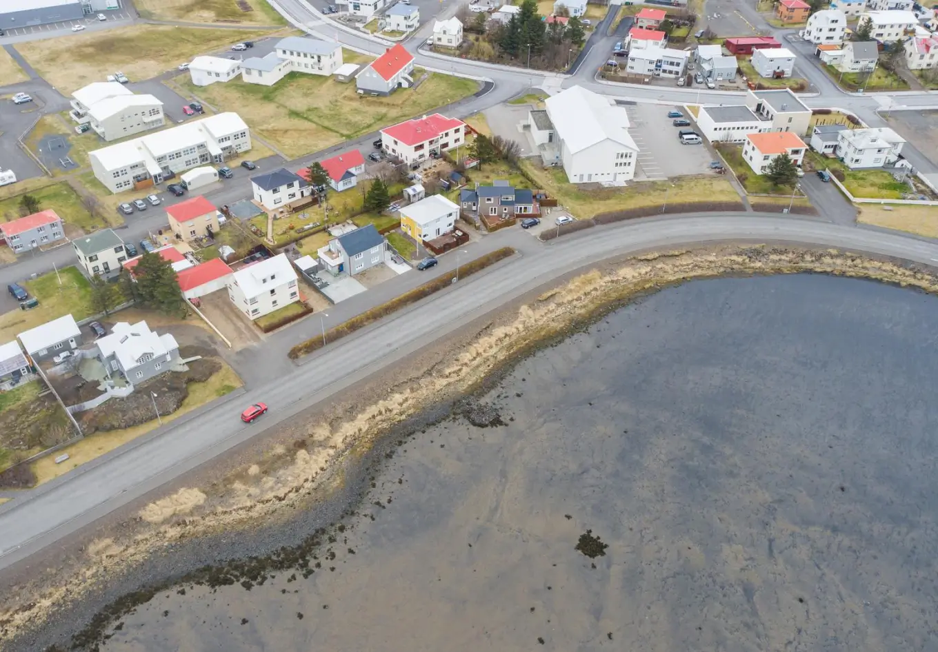 Properties near roads, water, or dusty areas